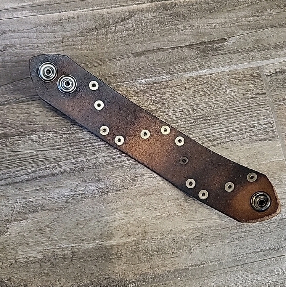 Vtg Embossed Sun Studded Adjustable Length Leather Bracelet - Picture 9 of 12